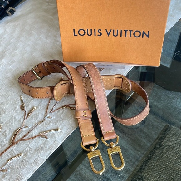 LV leather adjustable strap. - Picture 1 of 5
